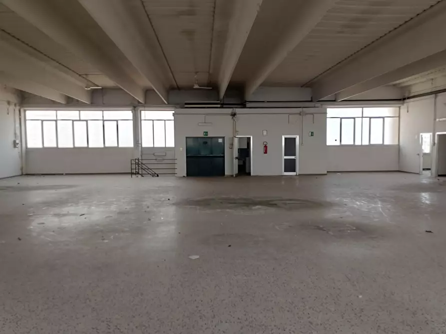Immagine 4 di Capannone industriale in vendita  a Empoli