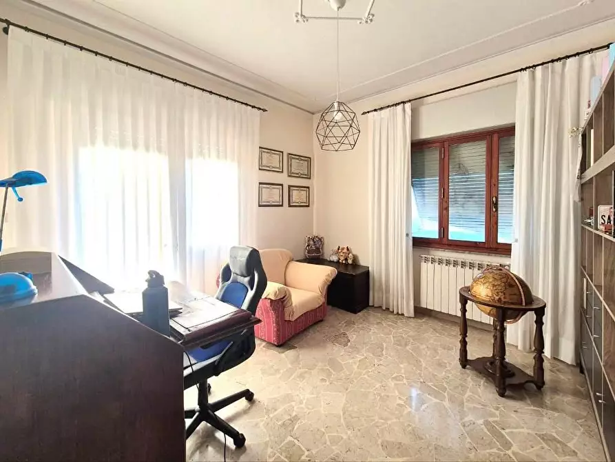 Immagine 17 di Villa in vendita  a Capannori