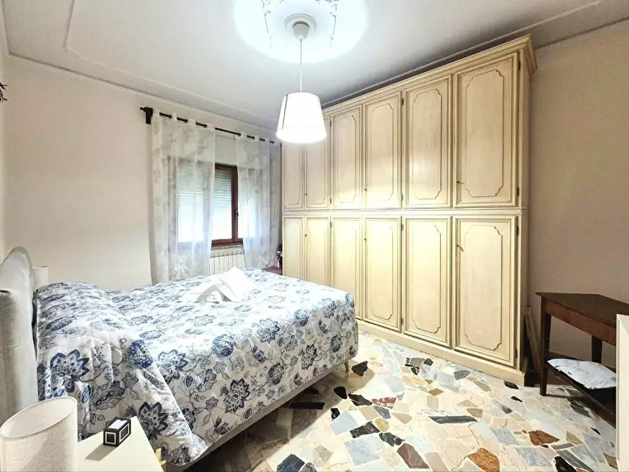 Immagine 15 di Villa in vendita  a Capannori