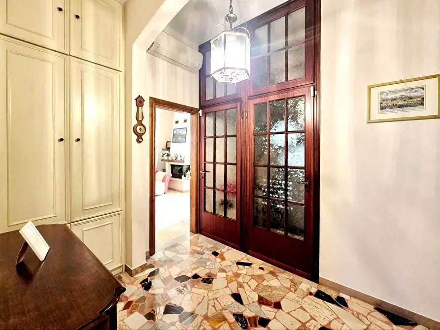 Immagine 13 di Villa in vendita  a Capannori