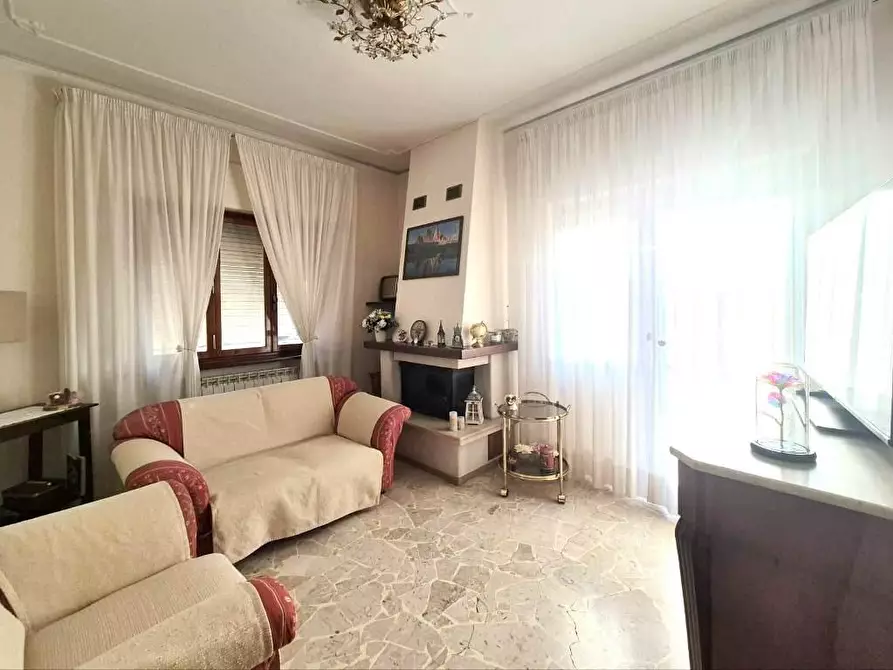 Immagine 6 di Villa in vendita  a Capannori