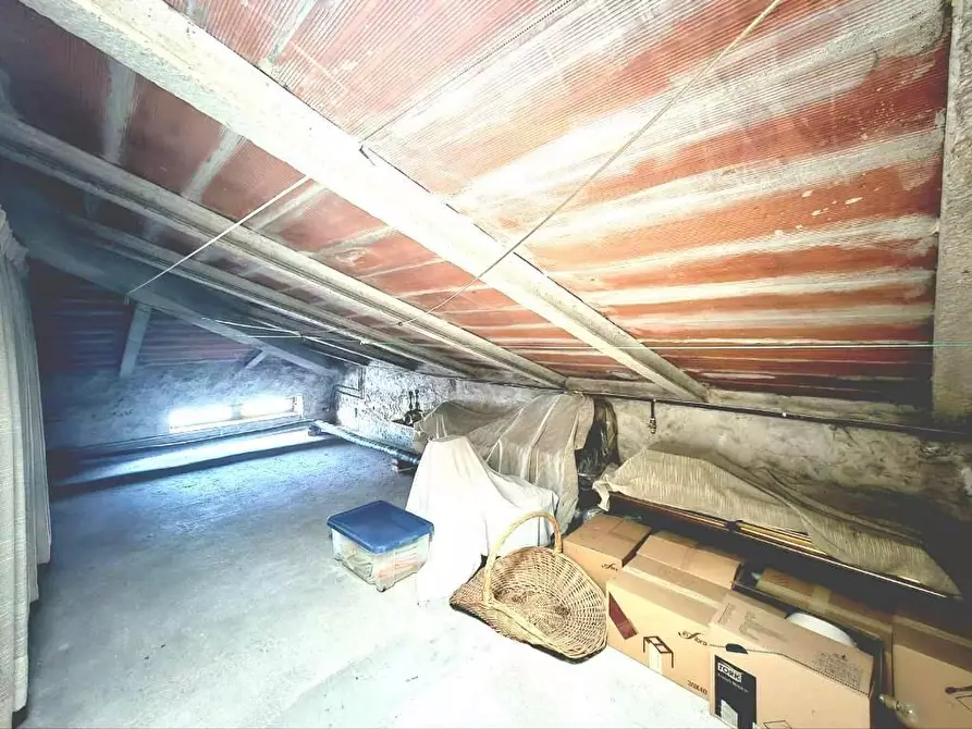 Immagine 21 di Villa in vendita  a Capannori