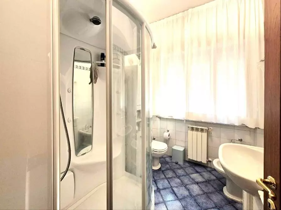 Immagine 19 di Villa in vendita  a Capannori