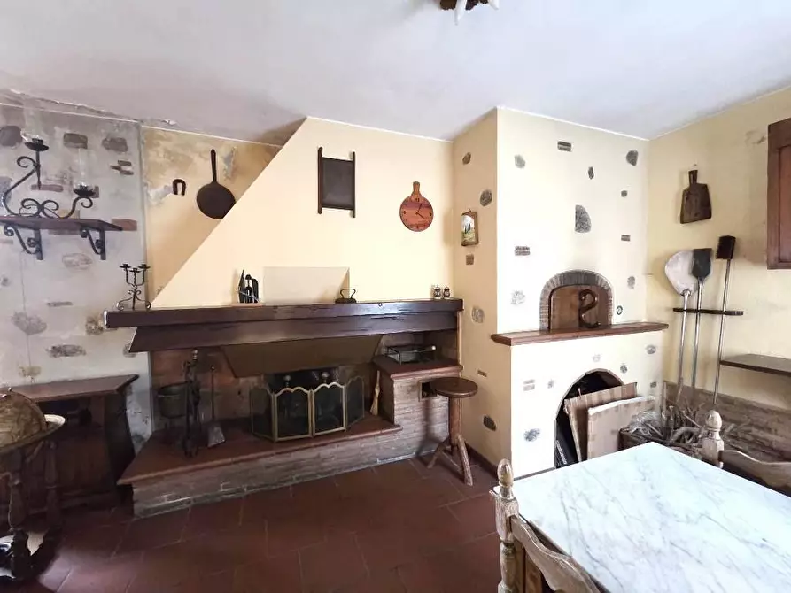 Immagine 27 di Villa in vendita  a Capannori