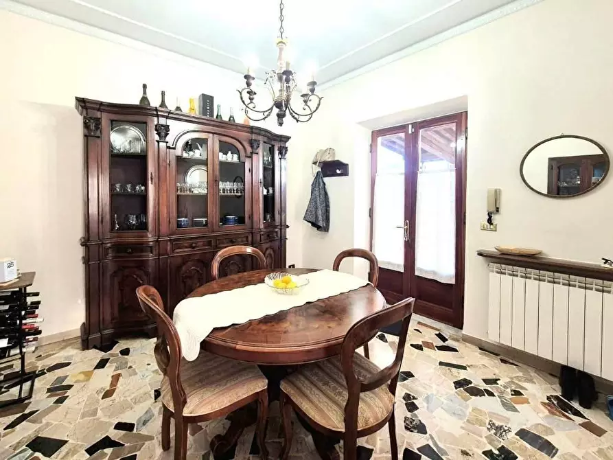 Immagine 3 di Villa in vendita  a Capannori