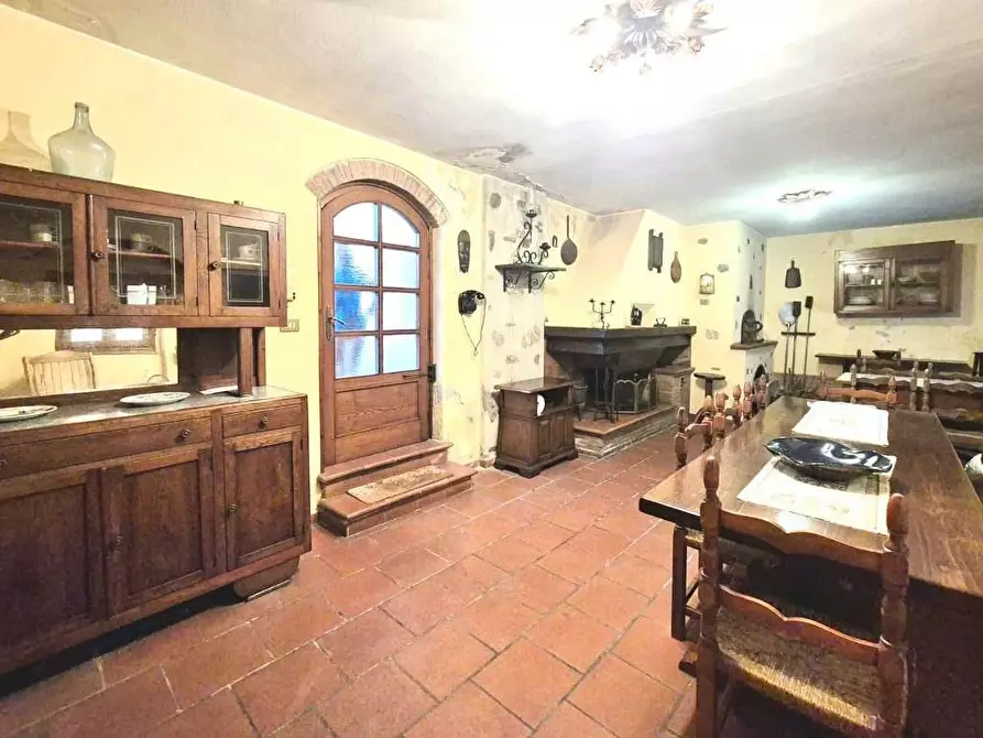 Immagine 28 di Villa in vendita  a Capannori