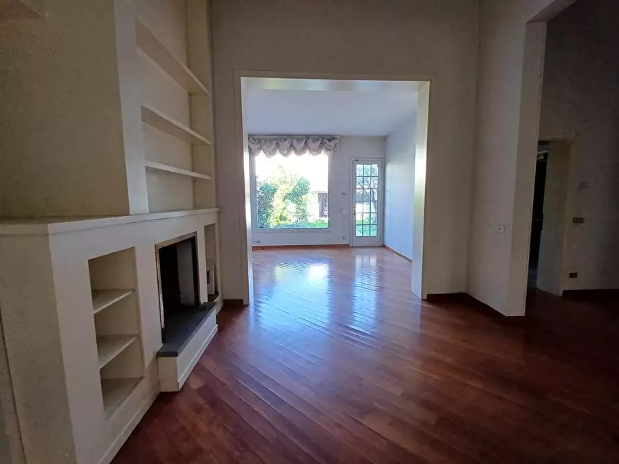 Immagine 2 di Villa in vendita  a Empoli