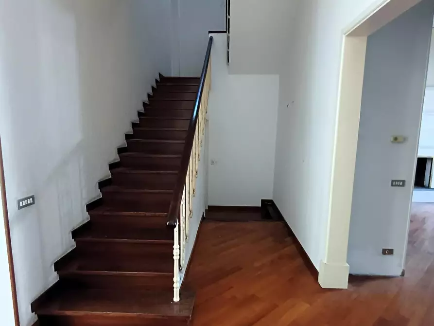 Immagine 5 di Villa in vendita  a Empoli