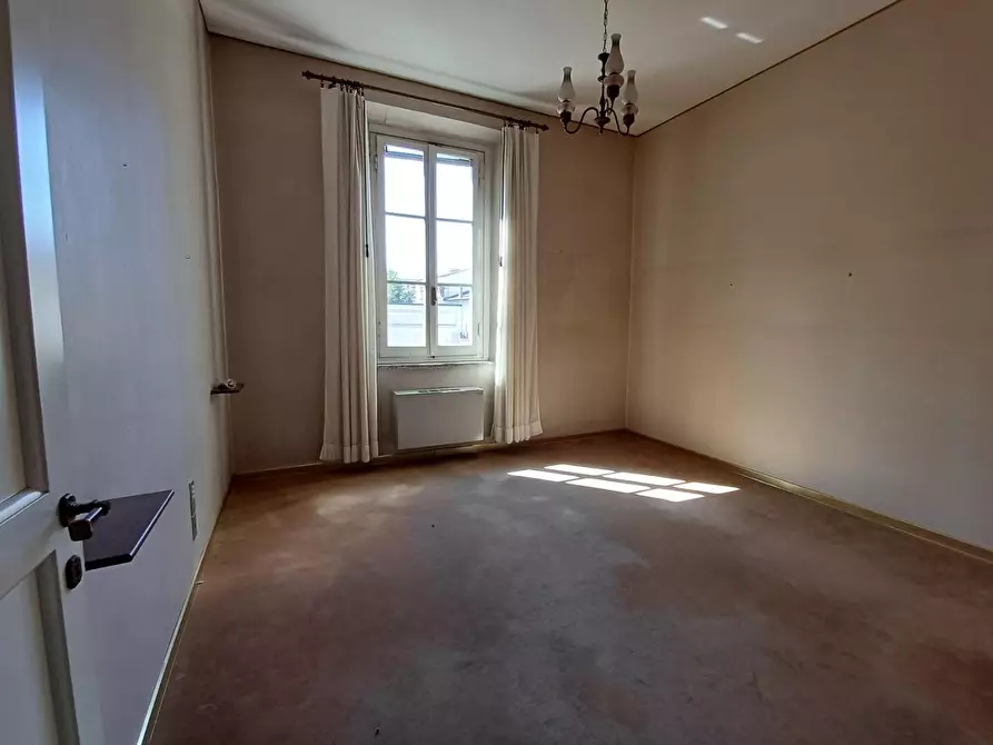 Immagine 10 di Villa in vendita  a Empoli