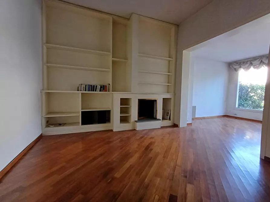 Immagine 3 di Villa in vendita  a Empoli