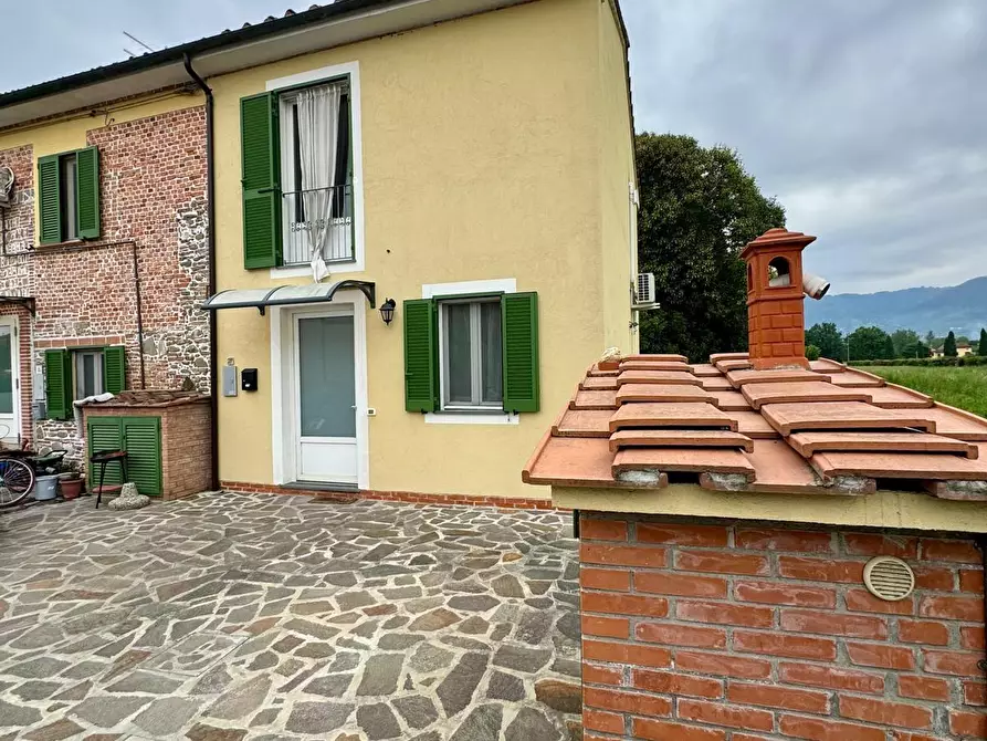 Immagine 47 di Villetta a schiera in vendita  a Capannori