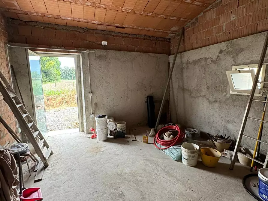 Immagine 44 di Villetta a schiera in vendita  a Capannori