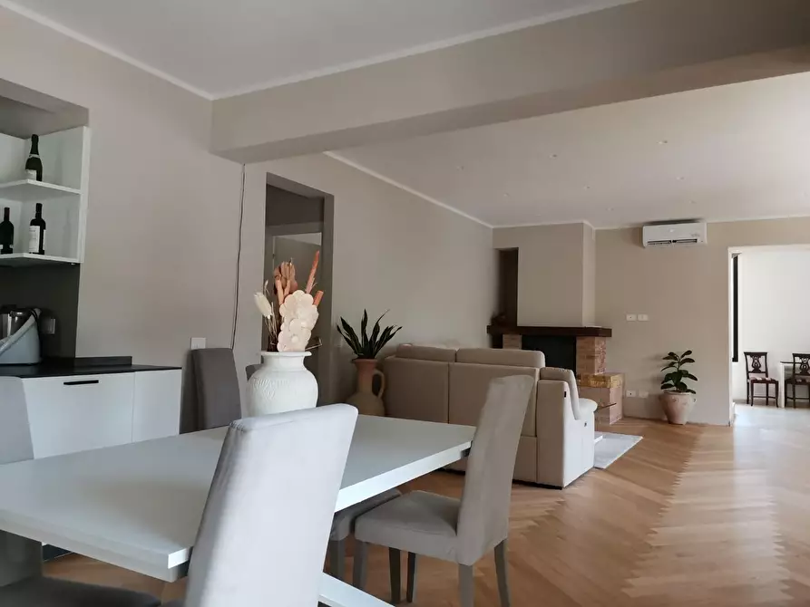 Immagine 2 di Casa bifamiliare in vendita  a Colle Di Val D'elsa