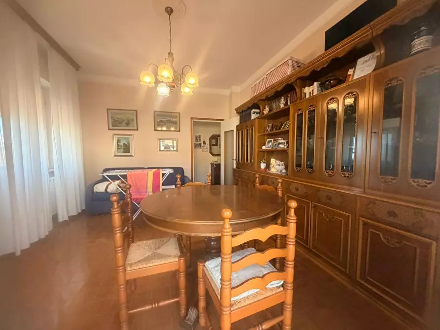 Immagine 3 di Appartamento in vendita  a Massa