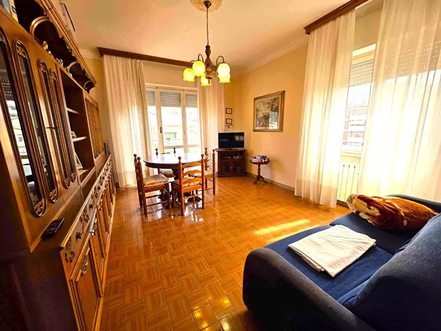 Immagine 1 di Appartamento in vendita  a Massa