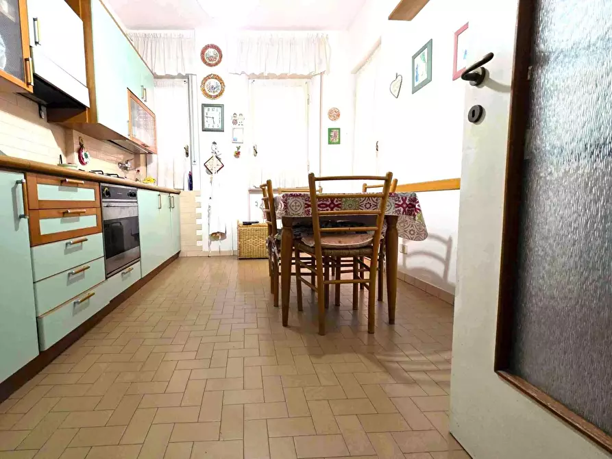 Immagine 12 di Appartamento in vendita  a Massa