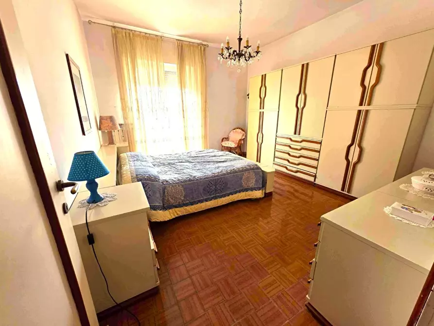 Immagine 14 di Appartamento in vendita  a Massa