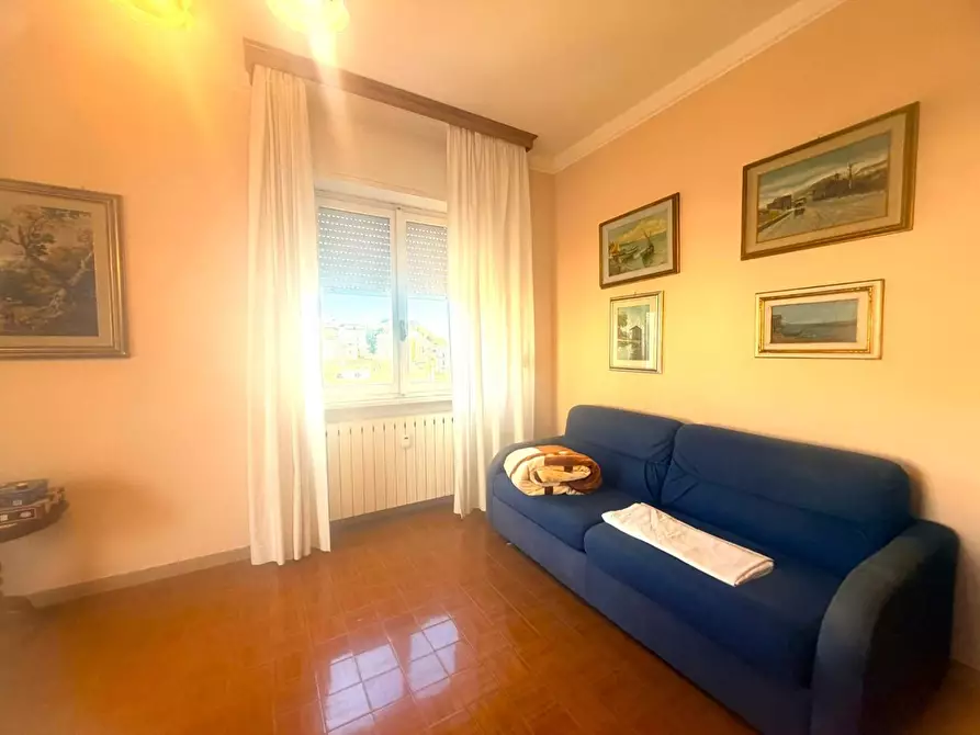 Immagine 4 di Appartamento in vendita  a Massa