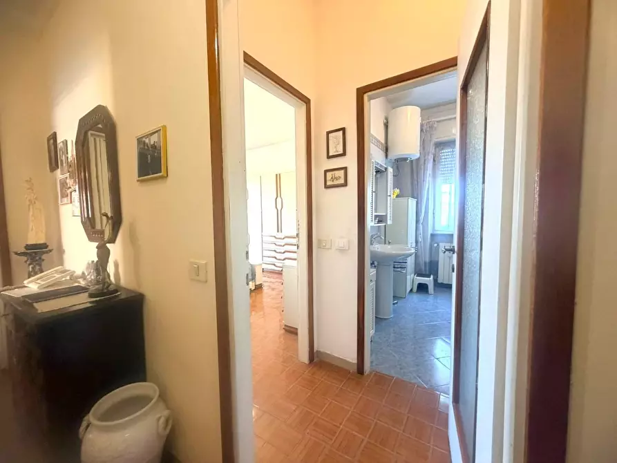 Immagine 6 di Appartamento in vendita  a Massa