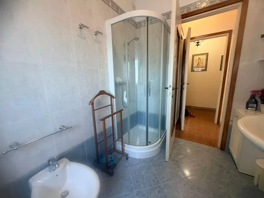 Immagine 17 di Appartamento in vendita  a Massa