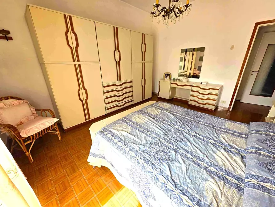 Immagine 13 di Appartamento in vendita  a Massa