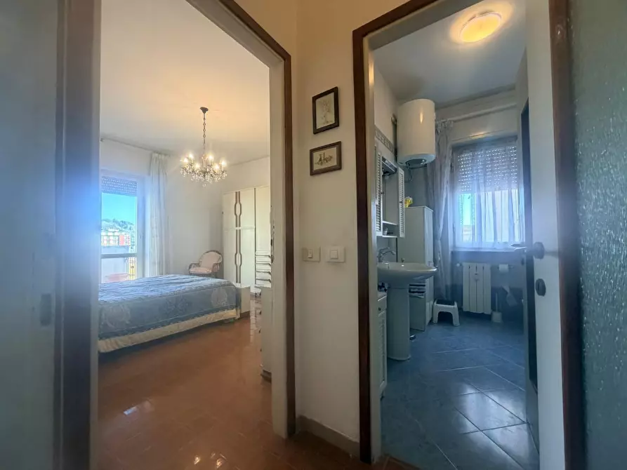 Immagine 9 di Appartamento in vendita  a Massa