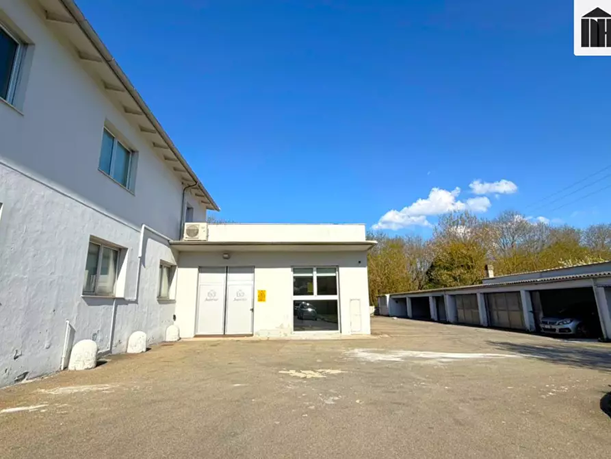 Immagine 30 di Ufficio in vendita  a Santa Croce Sull'arno