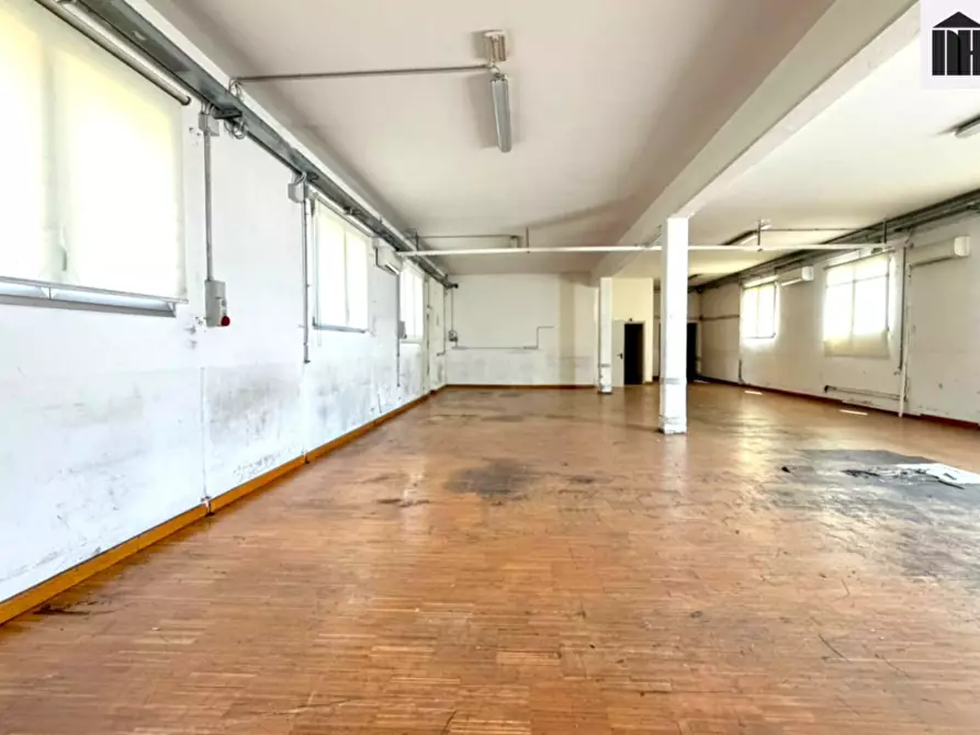 Immagine 17 di Ufficio in vendita  a Santa Croce Sull'arno