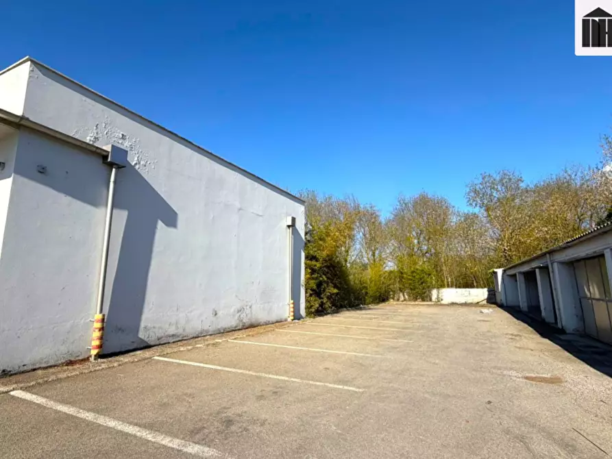 Immagine 31 di Ufficio in vendita  a Santa Croce Sull'arno