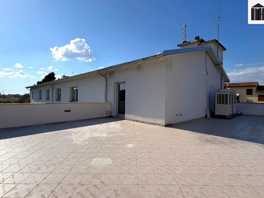 Immagine 9 di Ufficio in vendita  a Santa Croce Sull'arno