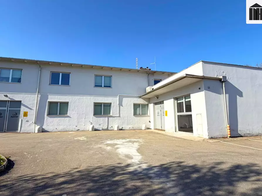 Immagine 34 di Ufficio in vendita  a Santa Croce Sull'arno