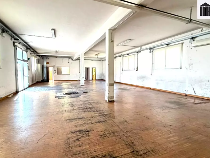 Immagine 20 di Ufficio in vendita  a Santa Croce Sull'arno