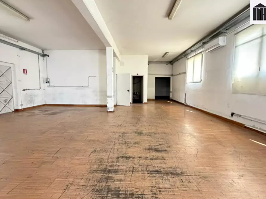 Immagine 21 di Ufficio in vendita  a Santa Croce Sull'arno