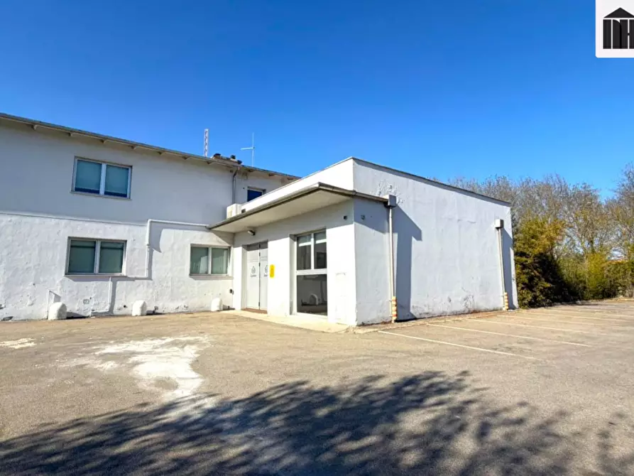 Immagine 32 di Ufficio in vendita  a Santa Croce Sull'arno