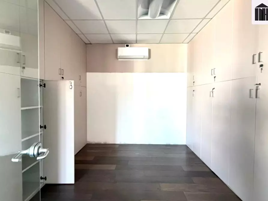 Immagine 8 di Ufficio in vendita  a Santa Croce Sull'arno