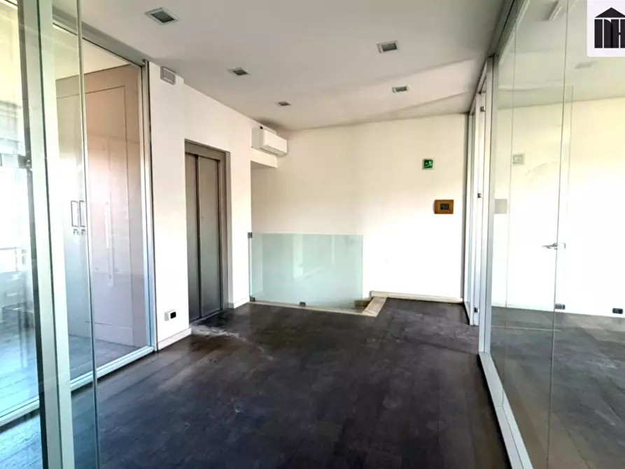 Immagine 7 di Ufficio in vendita  a Santa Croce Sull'arno