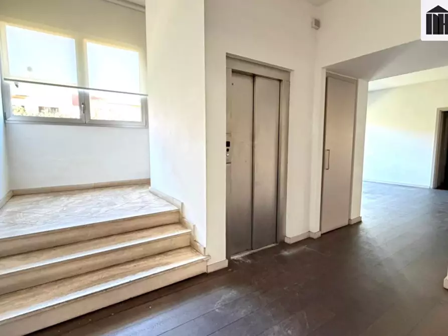 Immagine 15 di Ufficio in vendita  a Santa Croce Sull'arno