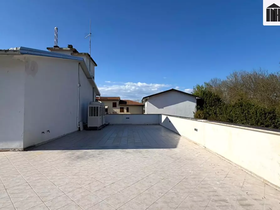 Immagine 11 di Ufficio in vendita  a Santa Croce Sull'arno