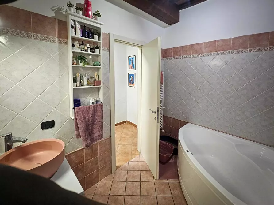 Immagine 18 di Appartamento in vendita  a Cascina