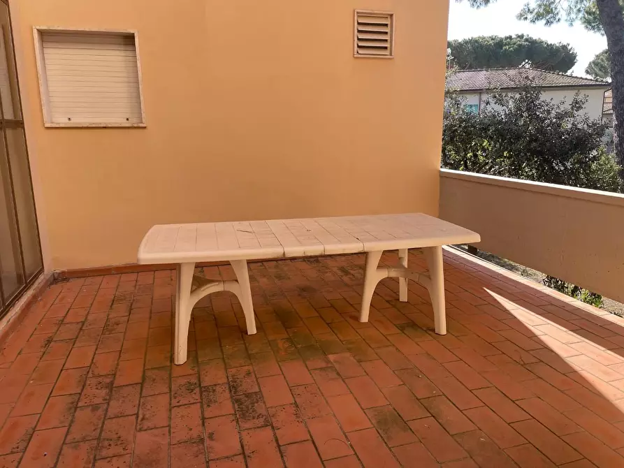 Immagine 8 di Appartamento in vendita  a Cecina