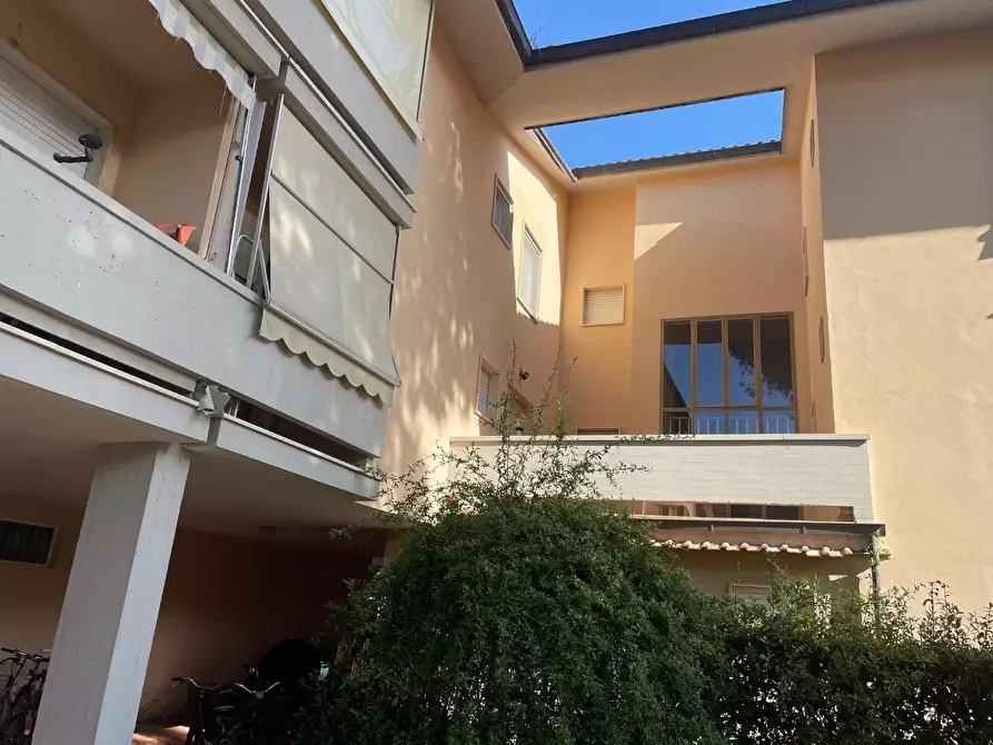 Immagine 12 di Appartamento in vendita  a Cecina