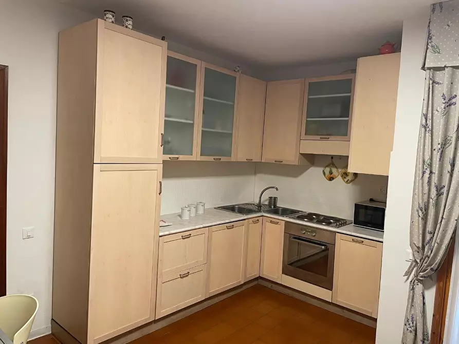 Immagine 2 di Appartamento in vendita  a Cecina