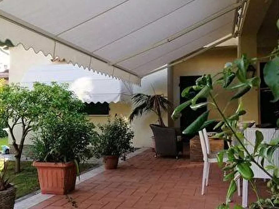 Immagine 7 di Villa in affitto  a Forte Dei Marmi