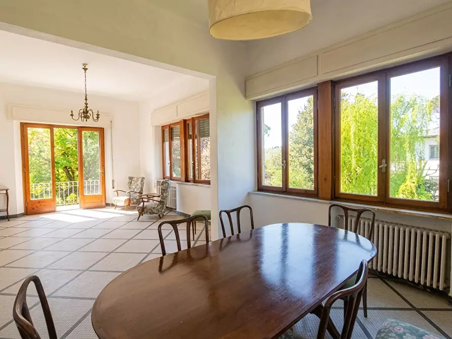 Immagine 9 di Villa in vendita  a Lucca