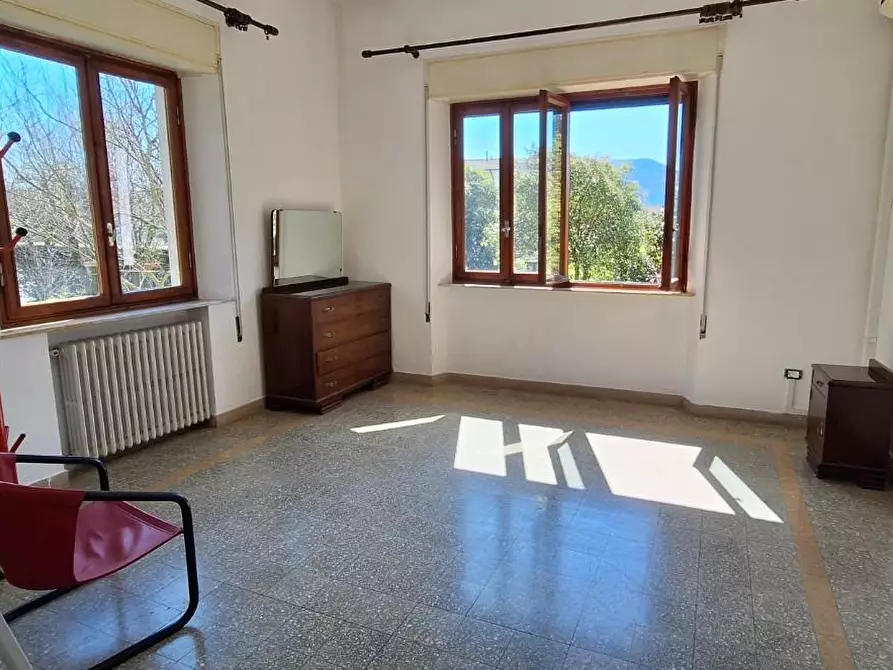 Immagine 13 di Villa in vendita  a Lucca