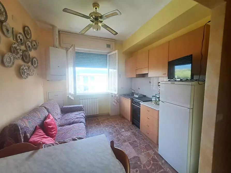 Immagine 1 di Appartamento in vendita  a Massa