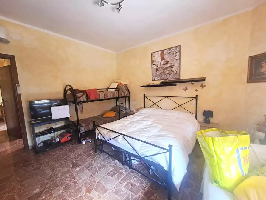 Immagine 5 di Appartamento in vendita  a Massa