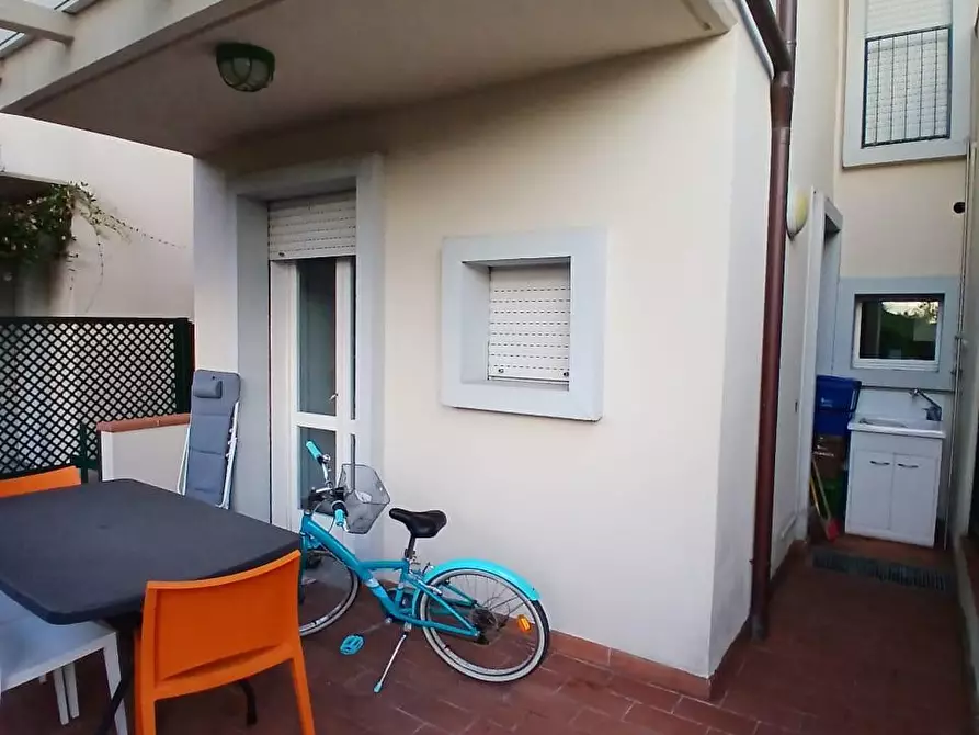 Immagine 2 di Villetta a schiera in vendita  a Massa