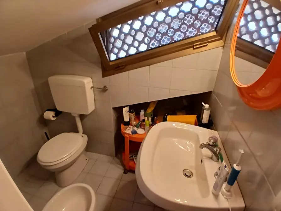 Immagine 20 di Villetta a schiera in vendita  a Massa