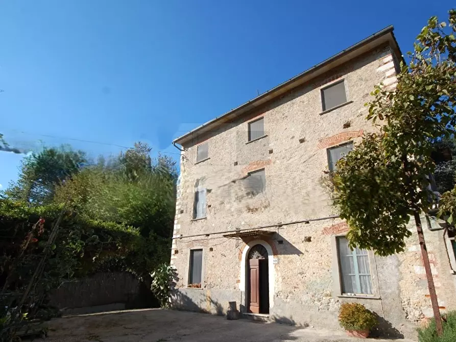 Immagine 17 di Rustico / casale in vendita  a Pietrasanta